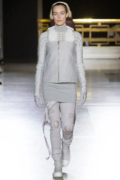 Look 38